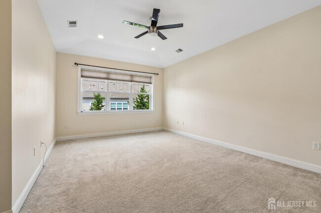 Building Photo - 166 Savoth Ln