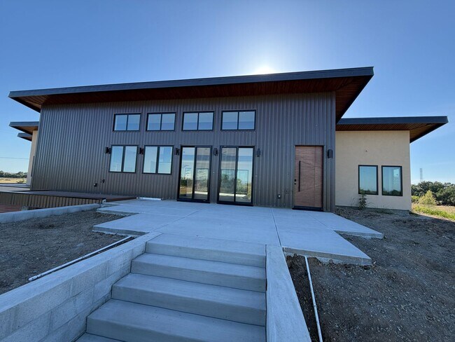 Building Photo - Beautiful Room for Rent in Newly Built Home