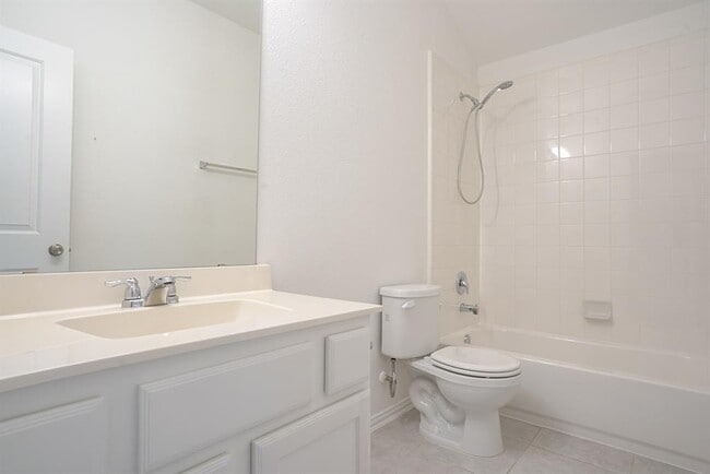 Building Photo - 16114 Sommerall Creek Ln
