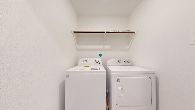 Building Photo - 1206 Silver Fir Ct