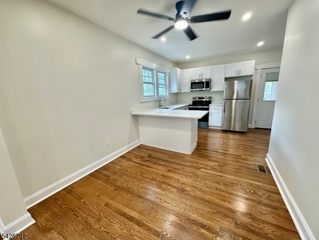 Building Photo - 515 Hamburg Turnpike