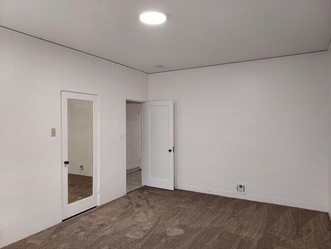 Building Photo - South Mission Hills/Midtown 2 Bed/2 with Views!