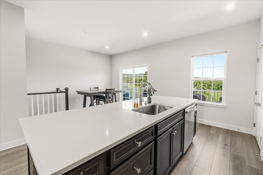Beautiful updated Kitchen - 1403 Wilmer Park Ln