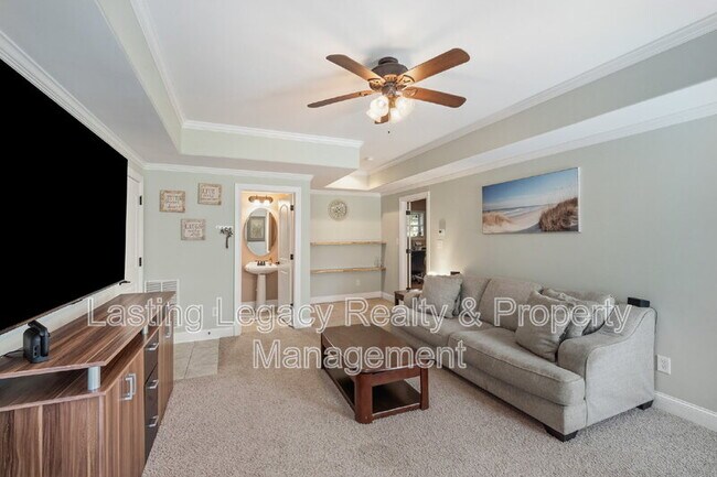 Building Photo - 187 Marbrook Dr