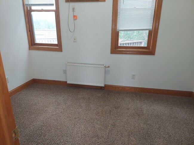 Building Photo - 1148 7th St W