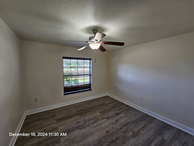 Building Photo - ** Beautiful 3/2 home featuring modern upgrades and a prime location!**