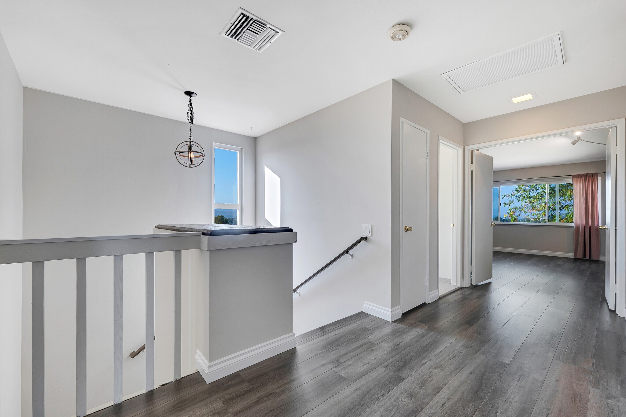 Private quarters on second floor - 4352 Park Corona
