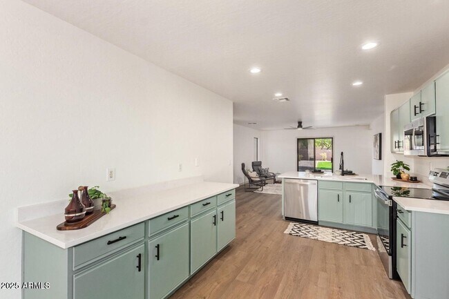 Building Photo - 43949 Sagebrush Trail