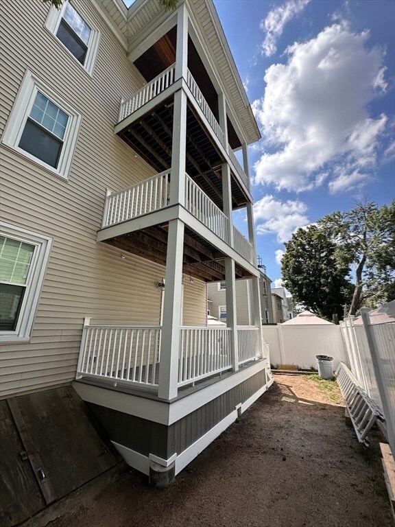 Building Photo - 52 Garfield Ave