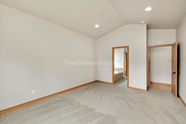 Building Photo - Radiant 3-bedroom Home in Downtown Canby