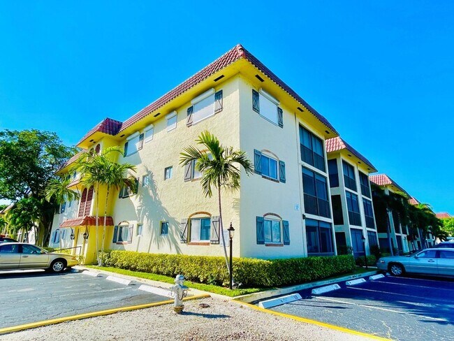 Building Photo - 257 S Cypress Rd