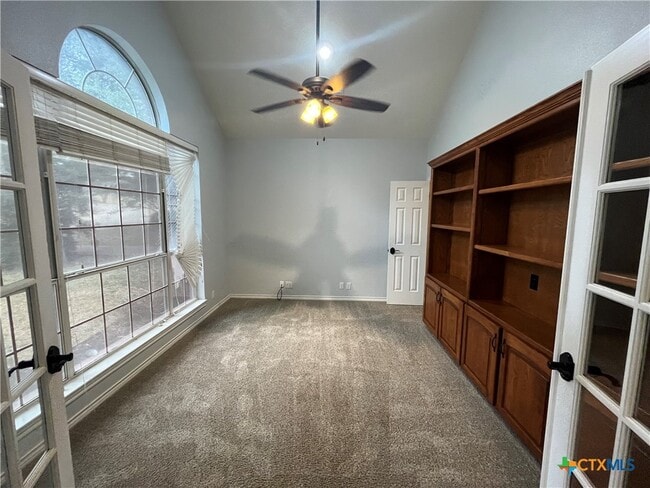 Building Photo - 2013 Highland Dr