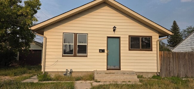 Primary Photo - 2713 Maxwell Ave