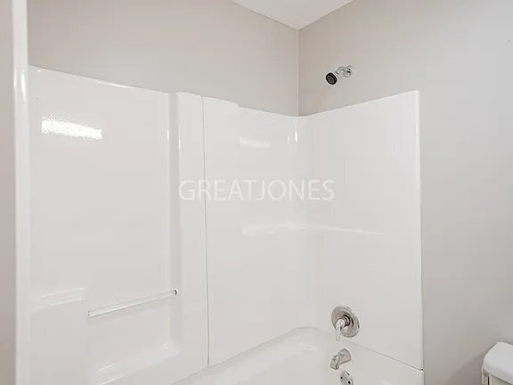 Building Photo - 2932 13th Ave