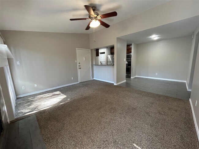 Building Photo - 3300 Pebblebrook Dr