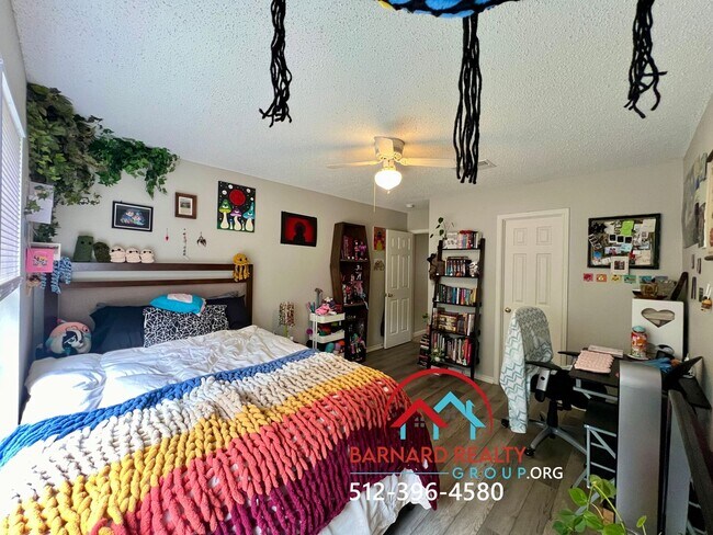 Building Photo - Available July 18: 3 bedroom, 2.5 Bath Duplex with Garage and Fenced Yard