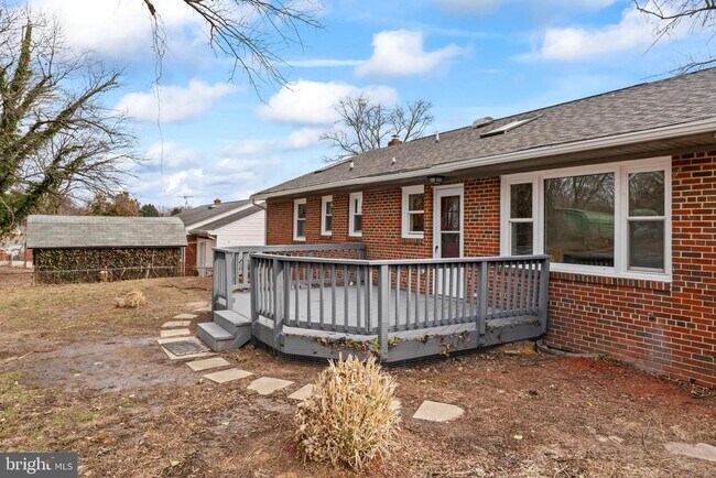 Building Photo - 4502 Henderson Rd