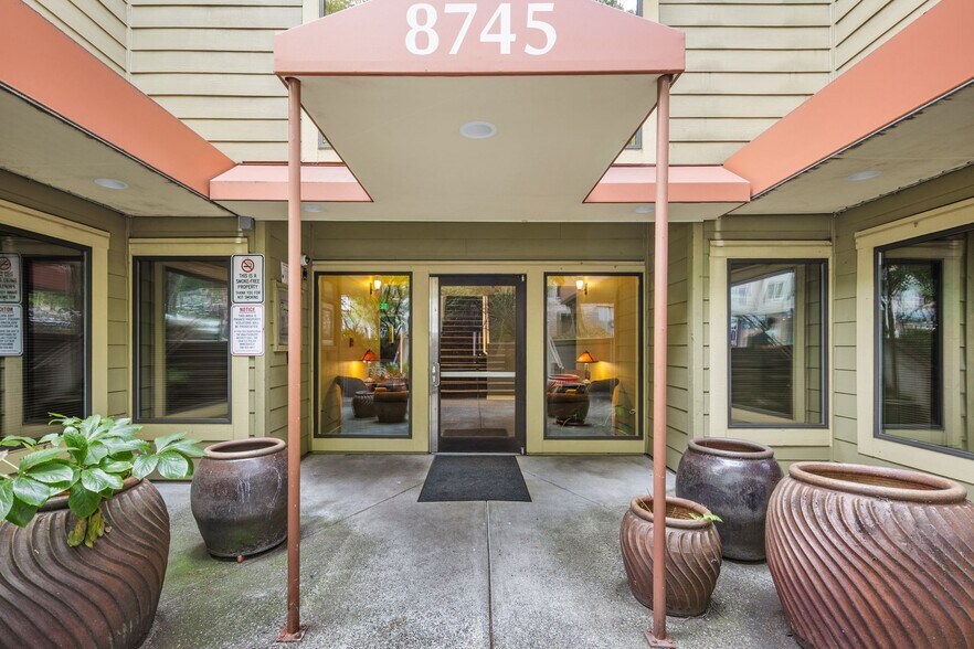 Building Photo - 8745 Greenwood Ave N APT 207,