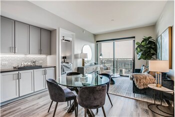 Building Photo - 9758 Katy Fwy