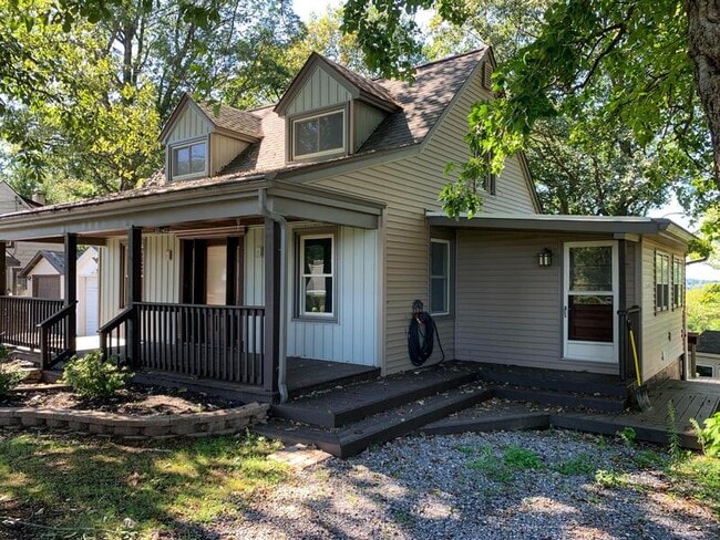 Primary Photo - 1057 Ridge Rd