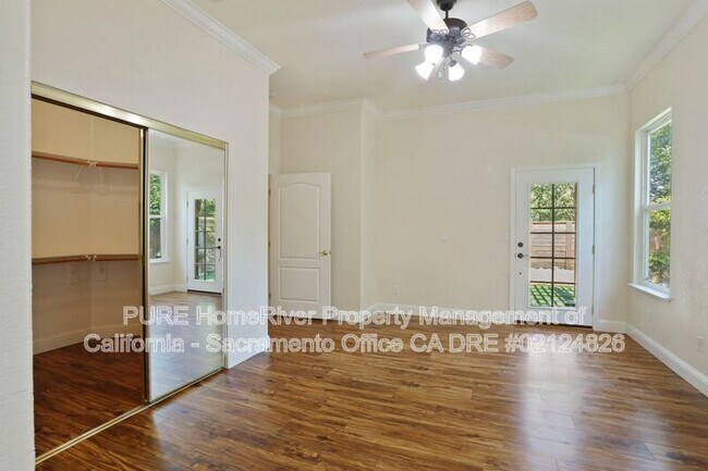Building Photo - 12020 Gold Pointe Ln