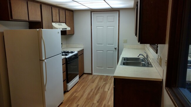 Building Photo - 309/311 Baker St Duplex