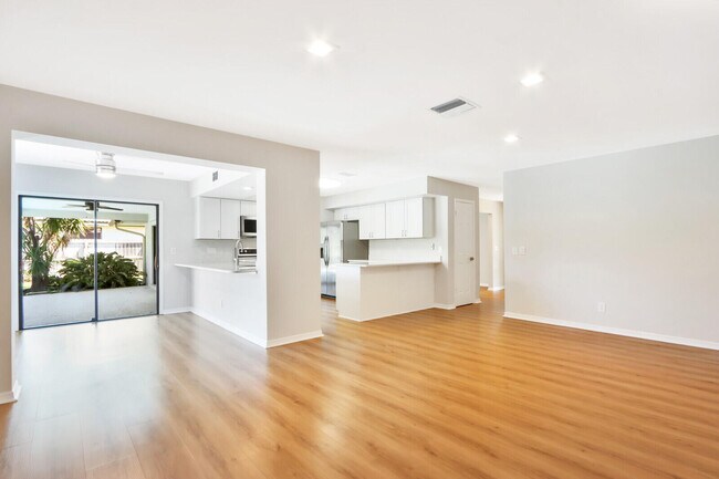 Building Photo - 85 Hickory Hill Rd