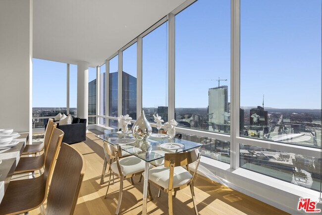 Building Photo - 877 Francisco St