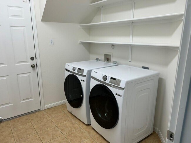 Building Photo - 11300 Faber Valley Cove