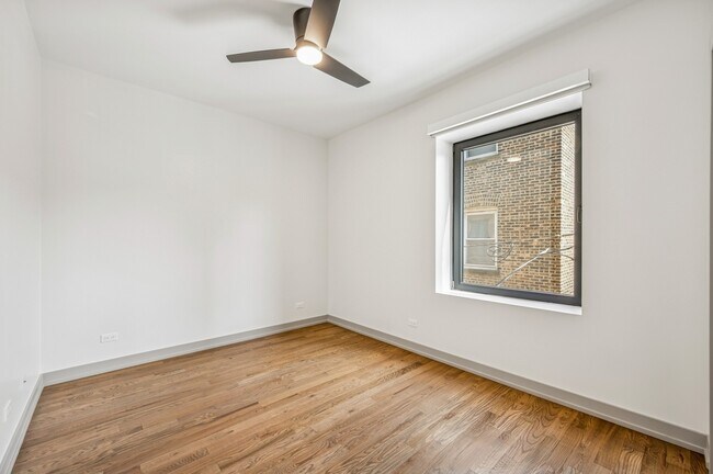 Building Photo - 1337 W Estes Ave