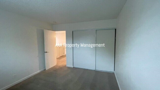 Building Photo - Concord The Crossings Beautiful 3 bedroom 2.5 bath, remodeled kitchen, 2 car garage