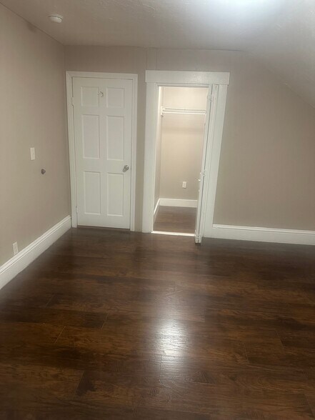 Building Photo - 13 Washington St