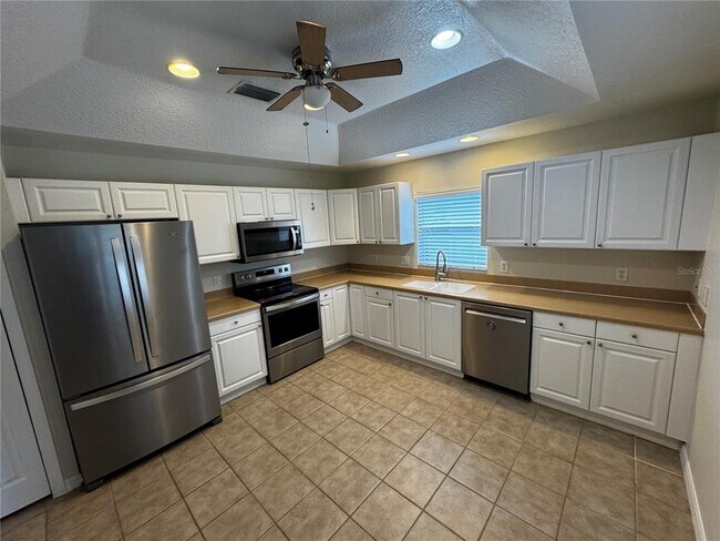 Building Photo - 10156 Mainsail Dr