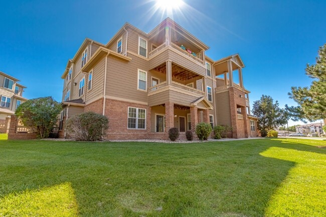 Building Photo - Exquisite 2-bedroom, 2-bathroom condo inParker
