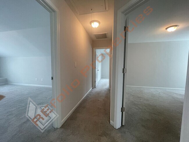 Building Photo - Beautiful 4BD 2.5BA Home w/Primary Suite o...