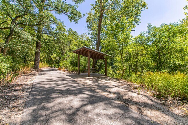 Building Photo - 4 BEDROOM, 3 BATH, BELTON ISD