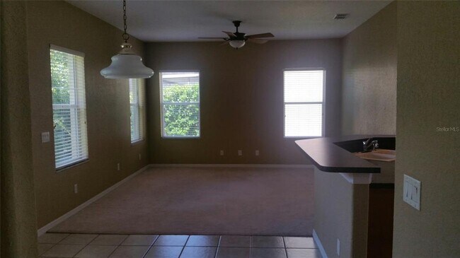 Building Photo - 350 Lake Amberleigh Dr
