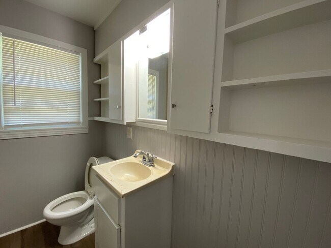 Building Photo - 2BD 1BA Home in South Waco - Available early August!