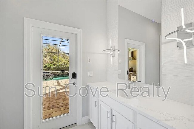 Building Photo - 854 Macewen Dr