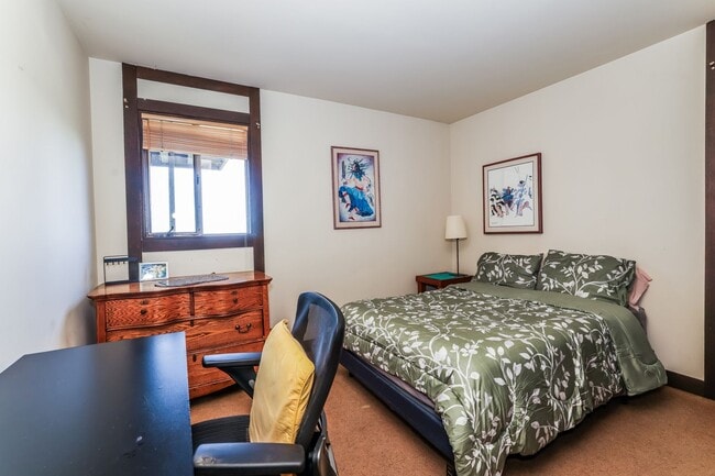 Building Photo - Fully Furnished Lower Unit In Berkeley!