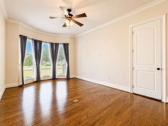 Building Photo - 7304 Meadow Glen Dr
