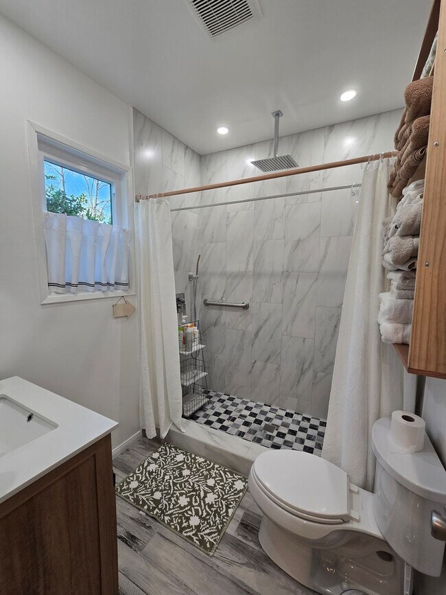 Building Photo - Fully furnished, modern ADU with fully-equipped kitchen shared garden.