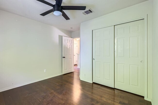 Building Photo - 1714 Candelaria Mesa Dr