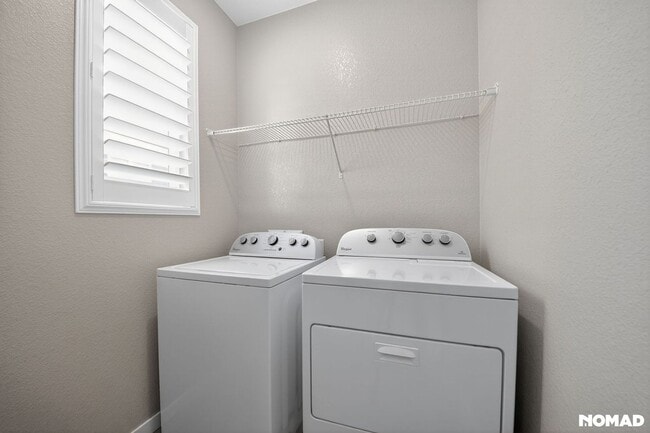 Building Photo - 9082 Delacorte St