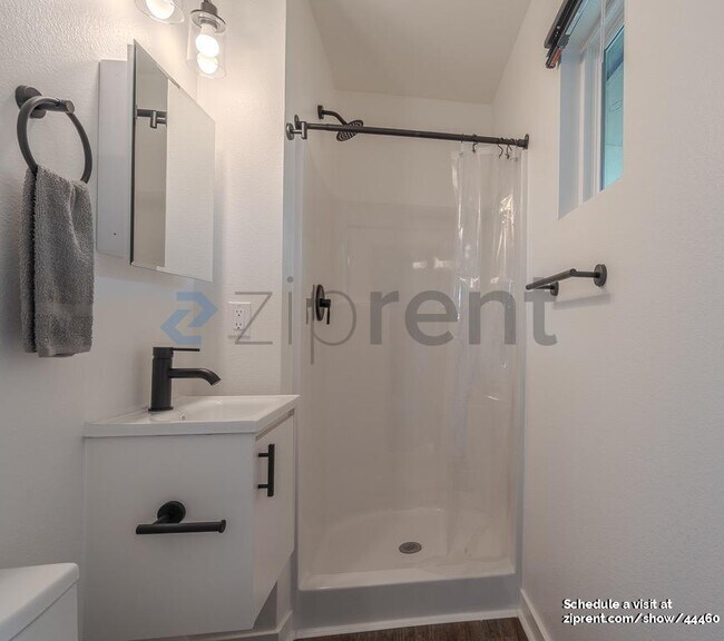 Building Photo - 4111 Beran Dr