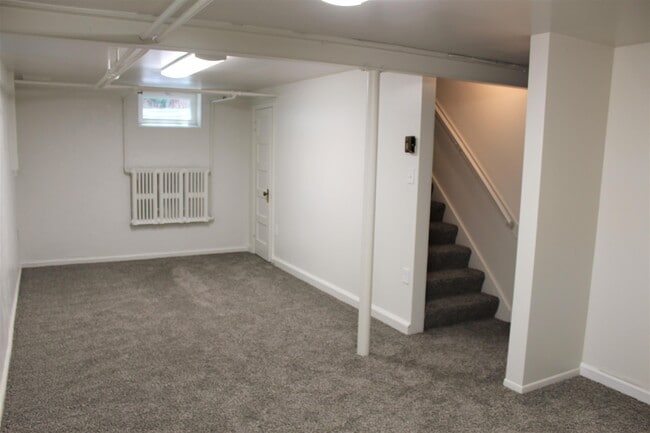 Building Photo - 1663 Blaine Ave