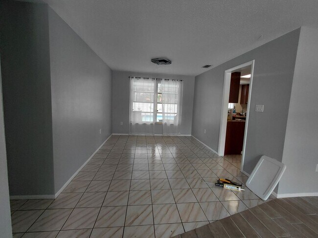 Building Photo - 20263 Hamilton Ave