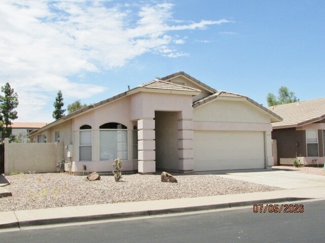 Building Photo - 6135 W Navajo Dr