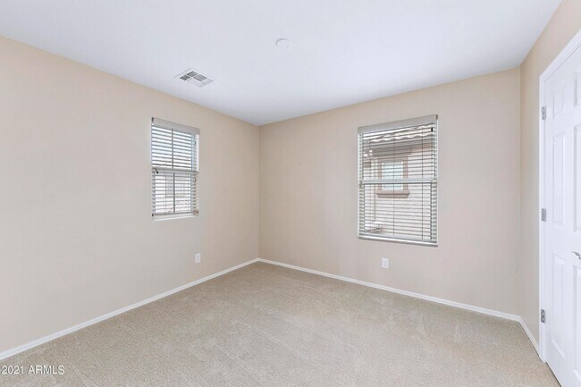 Building Photo - 4634 E Tierra Buena Ln