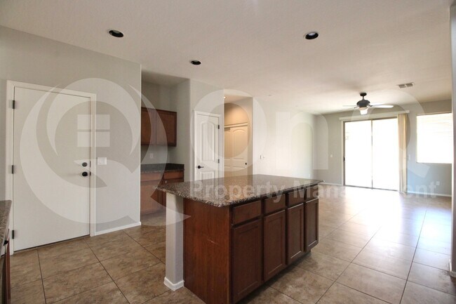 Building Photo - 4072 E Cherry Hills Dr